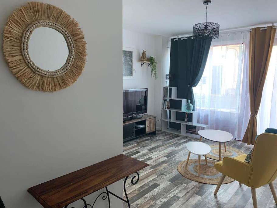 Appartement Avec Cours 日安 外观 照片